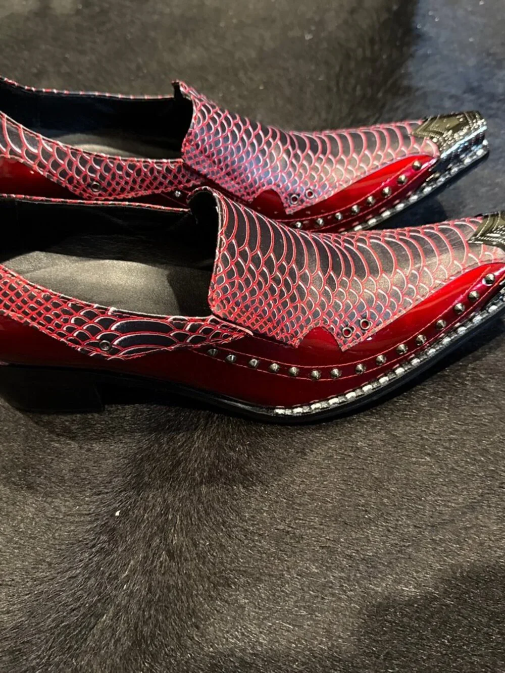 Rivet Men's Leather Dress Shoes Metal Pointed Toe Formal Britain Slip On Fashion